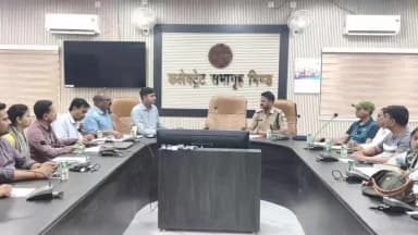 भिंड नगर: ग्रीष्मकालीन खेल प्रशिक्षण शिविर “आरोह” के आयोजन के लिए कलेक्ट्रेट सभागार में बैठक सम्पन्न