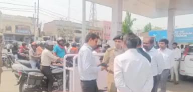 बांसी: जिलाधिकारी सिद्धार्थनगर ने सिद्धार्थनगर थाना क्षेत्र के जगदम्बा पेट्रोल पंप का किया औचक निरीक्षण