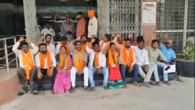 రామగుండం: నిత్యం రోడ్డు ప్రమాదాలు పట్టించుకోని అధికారుల తీరుపై మున్సిపల్ ఆఫీస్ ముందు బిజెపి శ్రేణుల ధర్నా