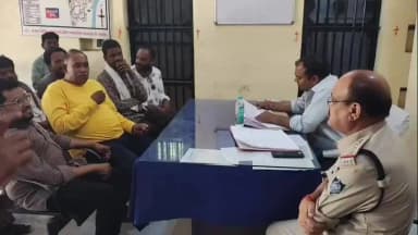 बुरहानपुर नगर: थाना गणपतिनाका परिसर में अवैध गोवंश से ज़ब्त ट्रक वाहनों की हुई नीलामी