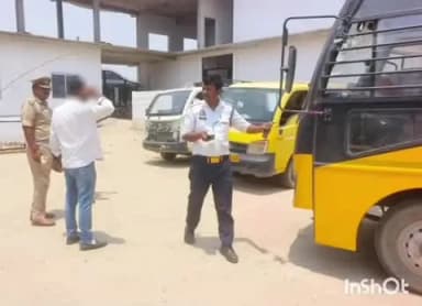 भीटी: अंबेडकरनगर में विभिन्न विद्यालयों में स्कूली वाहन जांच अभियान चला, नियमों की अनदेखी पर 35 वाहनों का किया गया चालान