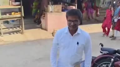 కోరుట్ల: 42 ఏళ్ల తర్వాత తెలుగు పరీక్ష రాసిన మాజీ మావోయిస్టు నేత దేవ్ జీ, గన్ను వదలి, పెన్ను పట్టి...విప్లవం నుంచి విద్య వైపు