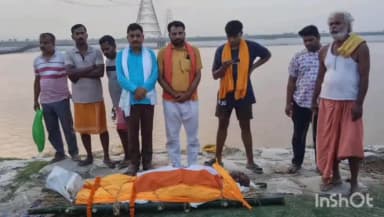 ब्रह्मपुर: बड़की नैनीजोर गांव में हार्ट अटैक से सब इंस्पेक्टर की मौत, अंतिम सलामी में नम हुईं आंखें, विधायक समेत कई नेता पहुंचे