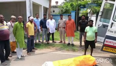 मुंगेर: शाश्वत संस्कार ने निभाई मानवीय जिम्मेदारी, निर्धन मृतक का सम्मानजनक अंतिम संस्कार किया