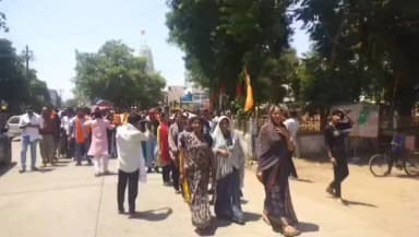गाडरवारा: गाडरवारा नगर में बजरंग दल का पुलिस प्रशासन के विरोध में प्रदर्शन
