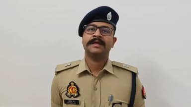 #CRACKDOWN_BULANDSHAHR
मंदिर से चोरी की घटना में वांछित बदमाश के साथ थाना जहांगीराबाद पुलिस व स्वाट टीम की हुई मुठभेड़, ...