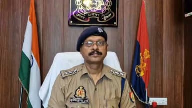 थाना त्रिलोकपुर पुलिस द्वारा दुष्कर्म के वांछित आरोपी की गिरफ्तारी के सम्बन्ध में बृजेश कुमार वर्मा #CO_डुमरियागंज की वी...