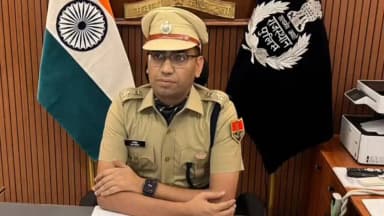 नव पदस्थापित पुलिस अधीक्षक श्री राजेश कुमार मीना IPS ने जिला पुलिस अधीक्षक #भरतपुर के रूप में किया पदभार ग्रहण।
जिले के...
