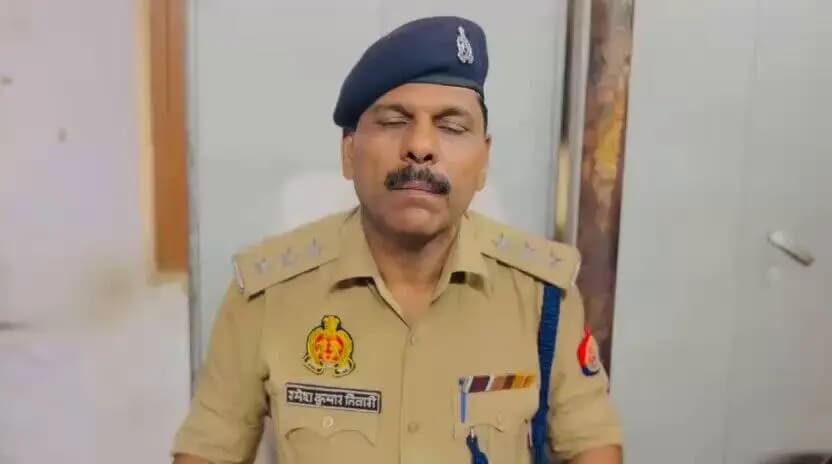 थाना भीरा क्षेत्रान्तर्गत पिता द्वारा बेटे की हत्या कर देने के सम्बन्ध में क्षेत्राधिकारी गोला द्वारा दी गयी बाइट। #UPPO...