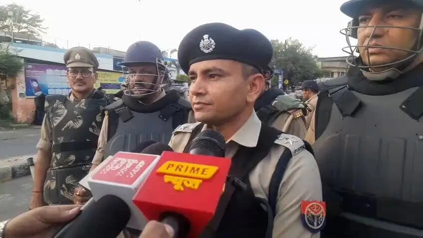 फ्लैगमार्च के दौरान #एसपीˍरामपुर द्वारा दी गई बाइट ।
#UPPolice
#RampurPolice https://t.co/pgLRCspqYV