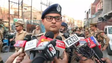 #Saharanpurpolice
#FlagMarch
‼️ 🚁 ड्रोन कैमरों से निगरानी, 24×7 सोशल मीडिया मॉनिटरिंग—बकरीद पर सुरक्षा व्यवस्था हाई अल...