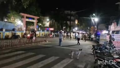 गुना नगर: ईद को लेकर ज़िले में पुलिस प्रशासन अलर्ट, कलेक्टर-एसपी ने शहर में निकाला पैदल फ्लैग मार्च, सुरक्षा का दिया संदेश