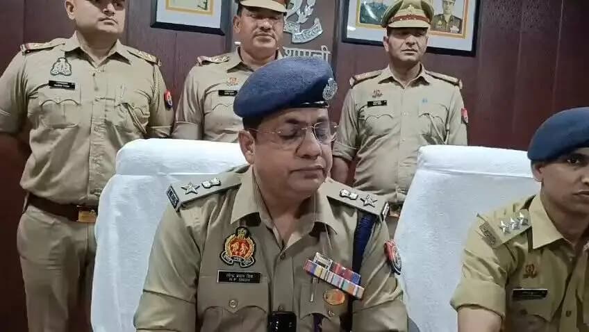 #ShamliPolice
थाना कांधला पुलिस, एसओजी टीम, सर्विलांस टीम व जिला आपूर्ति टीम की संयुक्त कार्यवाही में अपमिश्रित पैट्रोल...