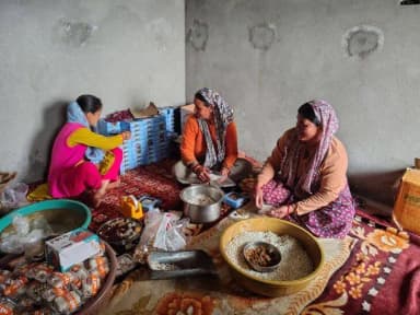 रुद्रप्रयाग: केदारनाथ यात्रा में स्थानीय महिलाओं को रोजगार, प्रसाद व्यवस्था में बड़ा बदलाव