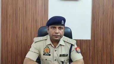 थाना बेवर क्षेत्रांतर्गत ग्राम मानिकापुर में पारिवारिक विवाद को लेकर एक व्यक्ति द्वारा अपनी लाइसेंसी राइफल से फायर करने ...