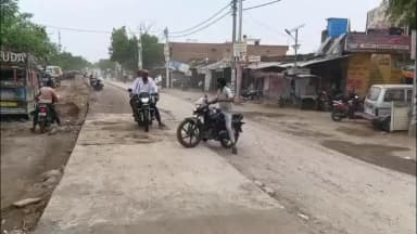 टेहरोली: टहरौली में सीसी निर्माण कार्य में गोलमाल पर भड़के लोग, निष्पक्ष जांच और बेहतर निर्माण की मांग