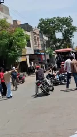 मुज़फ्फरनगर: अहिल्याबाई जयंती पर सड़क बनी स्टंट का अखाड़ा, पुलिस ने वायरल वीडियो के बाद 5 युवकों को किया गिरफ्तार