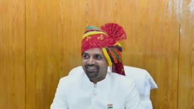 सवाई माधोपुर: सवाई माधोपुर कलेक्ट्रेट परिसर में आवश्यक सेवाओं की समीक्षा बैठक में जिला कलक्टर ने दिए प्रभावी क्रियान्वयन के निर्देश