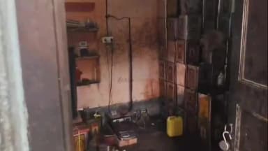 সাগরদিঘি: ভেজাল তেল তৈরির কারখানায় হানা দিল পুলিশ। চাঞ্চল্যকর ঘটনা সাগরদিঘির মণিগ্রামে