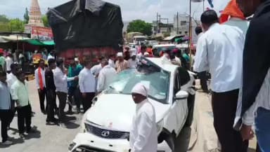 औंढा नागनाथ: औंढा नागनाथ बसस्थानकाजवळ भीषण अपघात; सहा महिन्यांच्या चिमुकलीसह तिघे बचावले