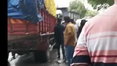 रानीगंज: राजापुर खरहर गांव के समीप पुलिस जीप को ट्रक ने मारी टक्कर, टेंपो ई-रिक्शा से टकराने से तीन पुलिसकर्मी समेत कई घायल