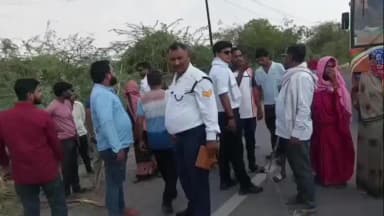 मौदहा: बिजली-पानी संकट से गुस्साए लोगों ने हाईवे किया जाम, मौदहा में पांच दिन से आपूर्ति ठप