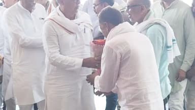 गाडरवारा: गाडरवारा के द हीरा पार्क होटल में कांग्रेस नेता अजय सिंह राहुल भैया का आगमन