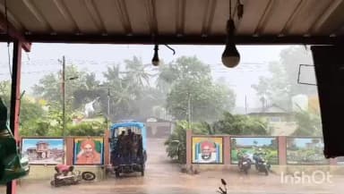 ಹಾನಗಲ್: ಚಿಕ್ಕಂವಸಿ ಹೊಸೂರು ಗ್ರಾಮದಲ್ಲಿ ಸುರಿದ ಧಾರಾಕಾರ ಮಳೆ