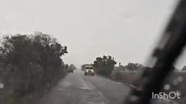 रेणापूर: रेनापुर परिसरात वादळी वाऱ्यासह मुसळधार पावसाची दमदार हजेरी