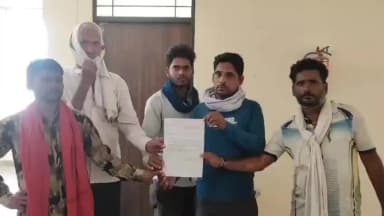 भांडेर: गंदी सड़क और जलभराव से परेशान सरसई गांव के ग्रामीण, नवीन तहसील कार्यालय में एसडीएम से लगाई गुहार