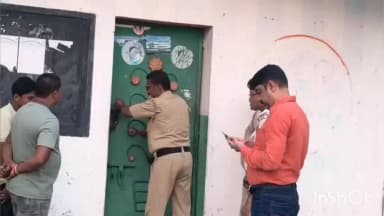 রায়না ১: বিডিও ও ওসির উপস্থিতিতে তৃণমূলের কার্যালয় থেকে কার্তুজ উদ্ধার রায়নায়