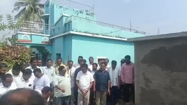 ନର୍ଲା: ଗୌଡ କର୍ଲାଖୁଣ୍ଟା ରେ ପାଇଖାନା ଟାଙ୍କି ଟ୍ରାଜେଡ଼ି
ପିସିସି ସଭାପତି ଭକ୍ତ ଚରଣ ଦାସ ପରିବାର ବର୍ଗଙ୍କୁ ସାକ୍ଷାତ ଓ ଅନୁକମ୍ପା ପ୍ରଦାନ,