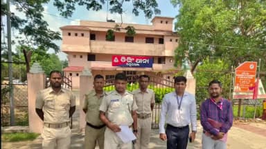 ରାଇରଙ୍ଗପୁୁର: ତିରିଂ ଥାନା ଅନ୍ତର୍ଗତ ବିଭିନ୍ନ ଶିକ୍ଷାନୁଷ୍ଠାନ ନିକଟରେ ତମାଖୁ ବିକ୍ରୟ ବିରୋଧରେ ମିଳିତ ଚଢ଼ାଉ; ୬ଟି ଦୋକାନରୁ ୭୦୦ ଟଙ୍କା ଜରିମାନା ଆଦାୟ