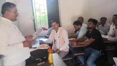 रफीगंज: रफीगंज प्रखंड के बीआरसी में समर कैंप संचालन के लिए शिक्षा सेवकों की कार्यशाला आयोजित