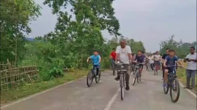 খুমটাই: আজি বিশ্ব চাইকেল দিৱস, যোগীবাৰীত এজাক শিশু, বয়োজ্যেষ্ঠ লোকৰ সৈতে চাইকেল ৰেলীৰে দিৱসটি উদযাপন বিধায়ক মৃণাল শইকীয়াৰ