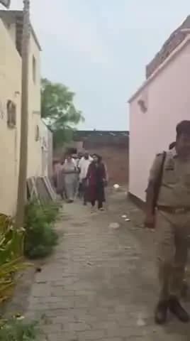 मछलीशहर: मछली शहर की विधायक डॉ. रागिनी सोनकर ने आज अपने क्षेत्र में भ्रमण कर लोगों से किया जनसंपर्क