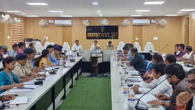 सुपौल: 10 जून तक राष्ट्रीय राजमार्गों से हटेंगे अतिक्रमण और अवैध पार्किंग, सड़क सुरक्षा को लेकर डीएम सख्त