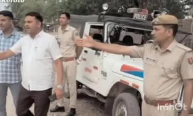 मांगरौल: बोहत गांव में सीसी रोड निर्माण के चलते यातायात व्यवस्था के लिए पुलिस को करनी पड़ रही है मशक्कत