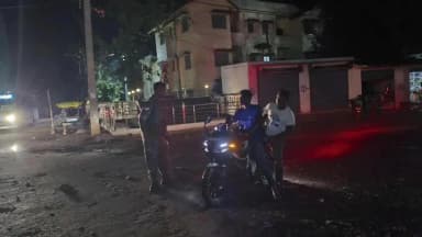 खूंटी: रनिया चौक में अपराध नियंत्रण आर्म्स और मादक पदार्थ की तस्करी को रोकने के उद्देश्य से दो और चार पहिया वाहन जांच अभियान