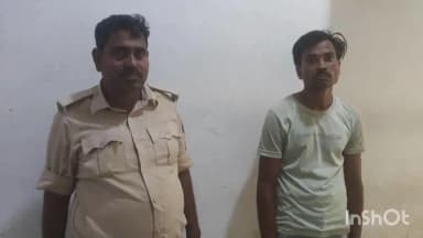 मधेपुरा: अरार थाना के पुलिस पदाधिकारी ने डेफरा गांव से एक्साइज एक्ट के फरार अभियुक्त रोहित कुमार को गिरफ्तारकिया