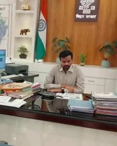 दिघलबैंक: दिघलबैंक में वायरल ऑडियो कांड में राजस्व कर्मचारी सस्पेंड,दाखिल-खारिज के नाम पर 15 हजार रिश्वत मांगने का ऑडियो वायरल