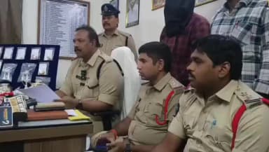 పాలకొల్లు: అంతర్రాష్ట్ర దొంగను అరెస్టు చేసిన పోలీసులు రూ. 20 లక్షల విలువైన బంగారు వెండి ఆభరణాలు స్వాధీనం