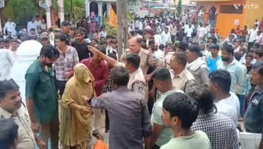 बड़नगर: छतरी मंदिर बावड़ी में गिरने से युवक की मौत, पुलिस ने शव बरामद कर पोस्टमार्टम के लिए भेजा