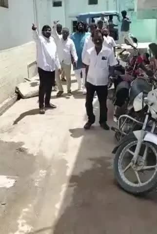 అలంపూర్: ఇందిరమ్మ ఇండ్లను ప్రారంభించిన కాంగ్రెస్ పార్టీ రాష్ట్ర అధికార ప్రతినిధి షేక్షవాలి