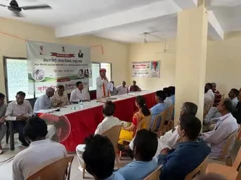 #KhetBachaoAbhiyan: Min. Choudhary urges farmers to adopt #NaturalFarming, use fertilizers wisely & register Farmer IDs. 🌱