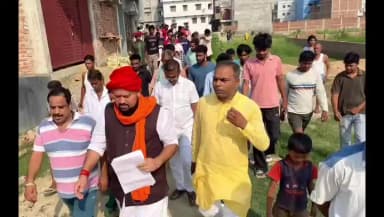 सिवान: चकिया शमशान घाट भूमि विवाद को लेकर भाजपा जिला अध्यक्ष ने किया निरीक्षण