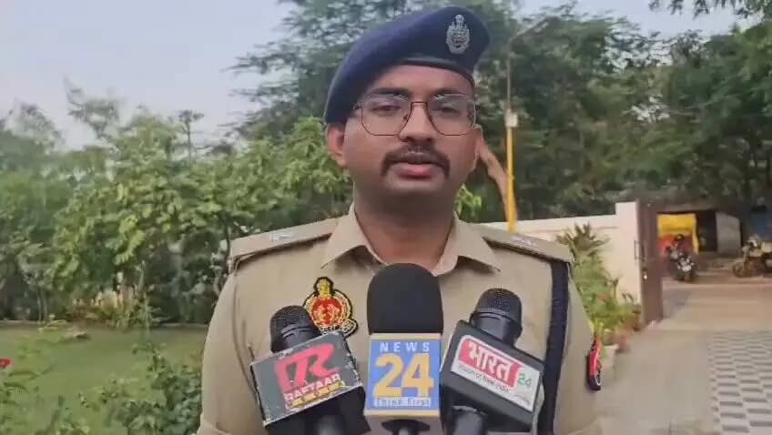 #gorakhpurpolice
#PoliceAction
➡️#PsGulriha क्षेत्रान्तर्गत निर्मणाधीन डिवाडर में मिट्टी डाले जाने से एक सोये हुए व्यक्ति की दबकर मृत्यु हो गयी ।
➡️ जिसके संबंध में #spcitygkp द्वारा दी गयी वीडियो बाईट-
#UPPolice #VideoByte
@dgpup @AdgGkr @diggorakhpur https://t.co/Uv2E3QcjyO