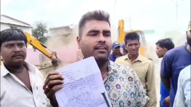 महिदपुर: महिदपुर रोड में प्रशासन का बड़ा एक्शन 11 दुकानें जमींदोज, पीड़ितों ने लगाया 'अमीरी-गरीबी' का भेदभावपूर्ण आरोप