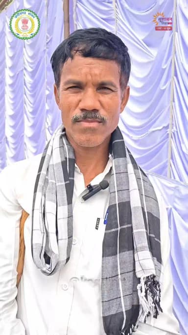 नैनो यूरिया बना बेहतर उत्पादन का आधार जिले के प्रगतिशील किसान श्री गिरधारी लाल वर्मा जैविक खेती की ओर कदम बढ़ा रहे है। वे नेचुरल खाद या नैनो यूरिया-डीएपी का उपयोग कर रहे हैं। इसके सकारात्मक परिणामस्वरूप उन्हें धान की फसल में बेहतर उत्पादन प्राप्त हो रहा है।
#kcgdistrict #chhattisgarh #NanoUrea_NanoDAP