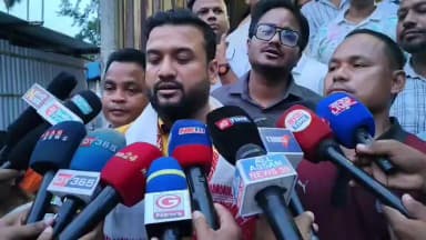 ছয়গাঁও: ছয়গাঁৱৰ কাৱৈমাৰীত ধৰ্ষণৰ বলি হোৱা শিশুৰ বাসগৃহত উপস্থিত বিধায়ক হিমাংশু শেখৰ বৈশ্যই